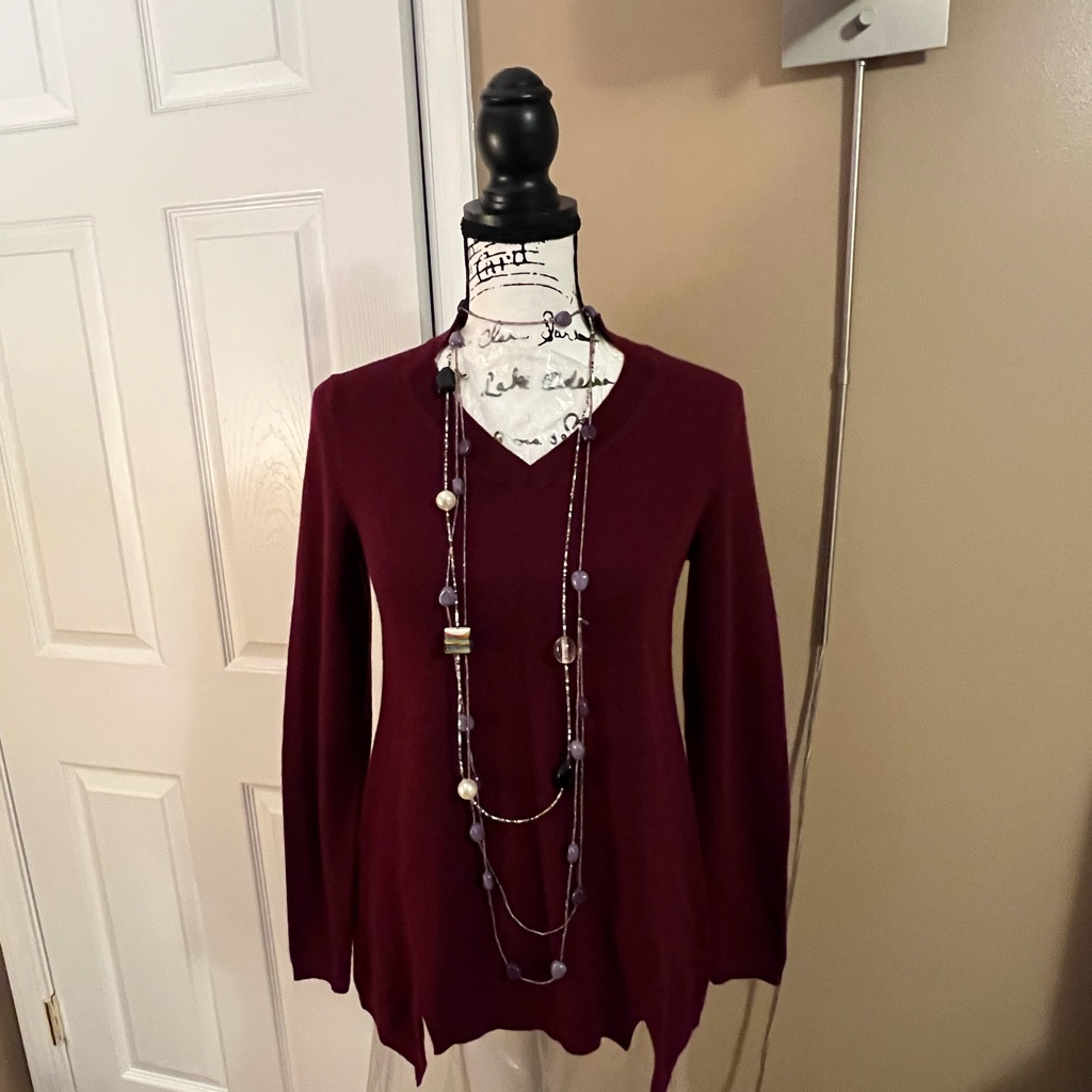 Lafayette Cashmere V-Neck Collection Sweater (Burgundy M)